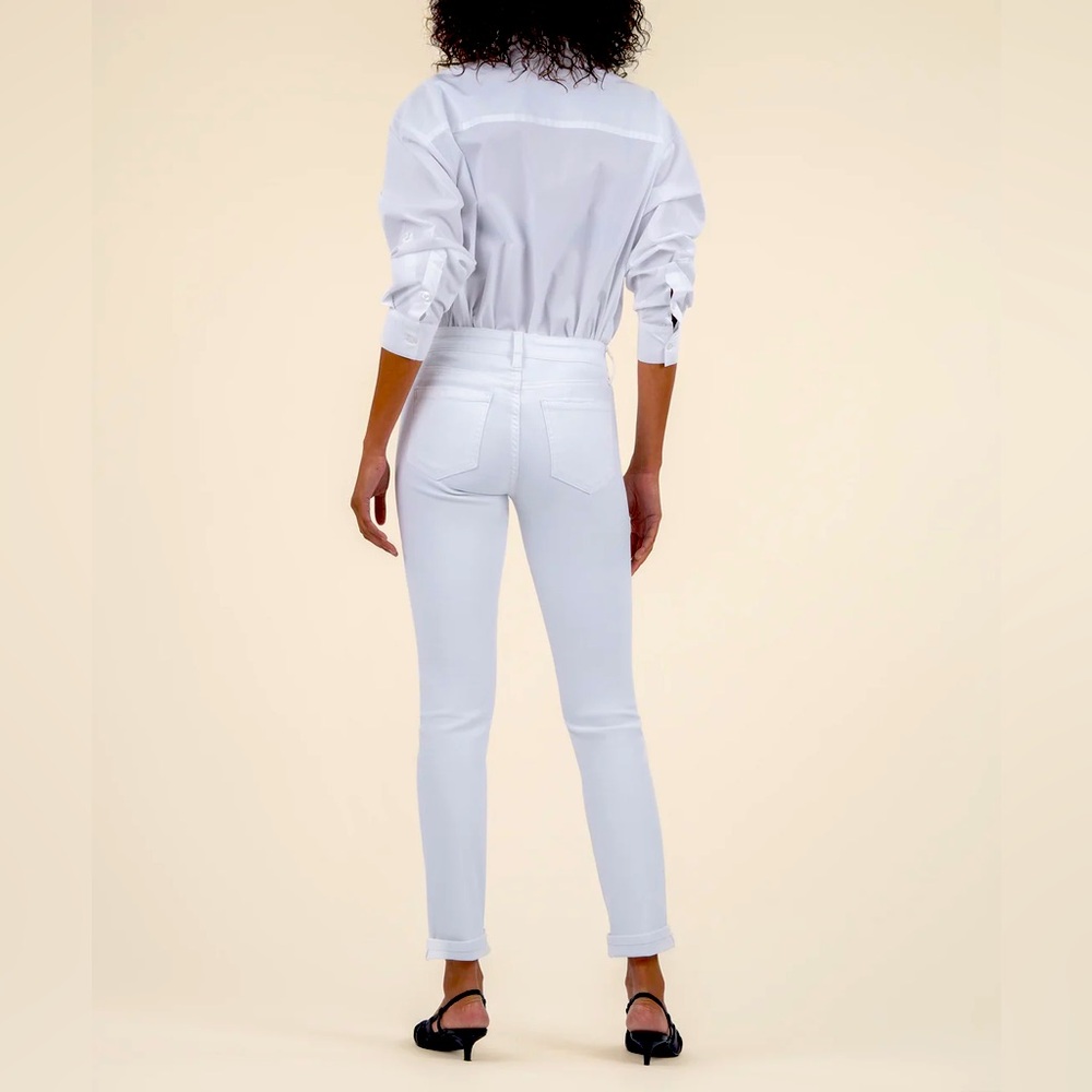 Kut from the Kloth’s Catherine’s Boyfriend Jeans White, Size 2 
NWOT